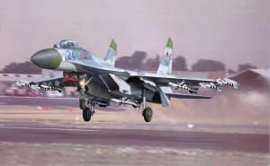 1/32 Sukhoi SU-27 Flanker B