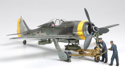 Focke Wulf Fw-190F-8/9 + Bomb Loading Set