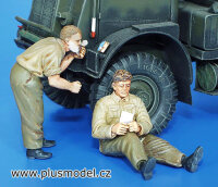 1/35 British Soldiers, WWII - Shaving & Resting
