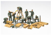 1/48 WWII German Tank Crew Field Maintenance Set