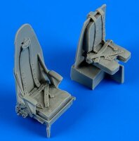 de Havilland Mosquito Mk.IV seats with safety belt