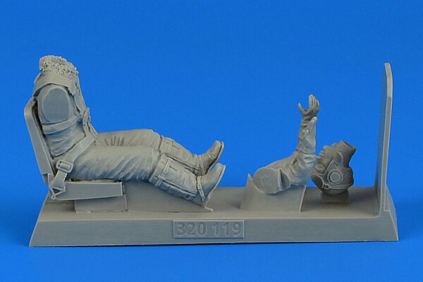 1/32 German Luftwaffe Pilot with seat for Messerschmitt Me-262A