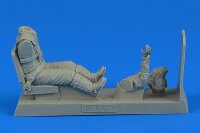 1/32 German Luftwaffe Pilot with seat for Messerschmitt...