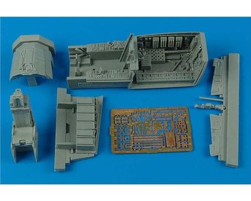 F-15C Eagle (early version) cockpit set