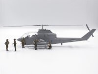 Forward Base. AH-1G + Bronco OV-10A + 10 Figures