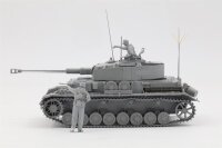 1/35 Pz.Beob.Wg. IV Ausf. J w/ Commander + Infantryman