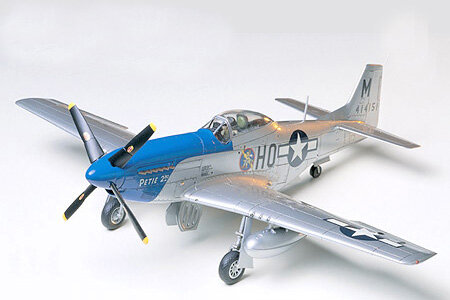 1/48 North American P-51D Mustang "8th Air Force"