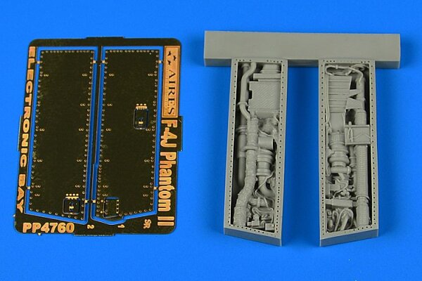 McDonnell F-4J Phantom II electronic bay