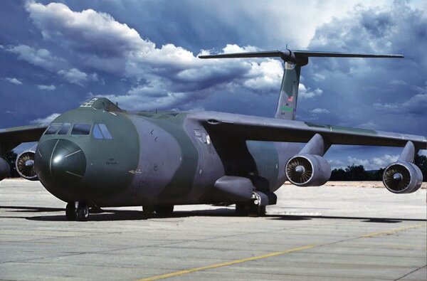 1/144 Lockheed C-141B Starlifter
