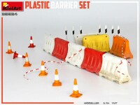 1/35 Plastic Barrier Set