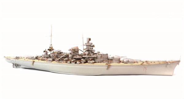 1/200 DKM Battleship Scharnhorst "DX Pack" for Trumpeter