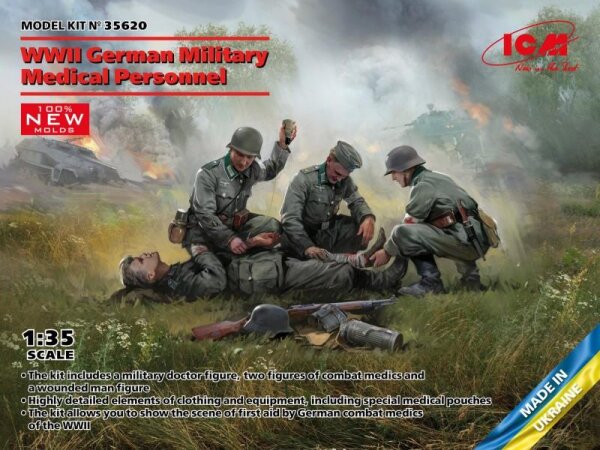 1/35 WWII German Military Medical Personnel