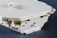 1/700 HMS Queen Elizabeth Aircraft Carrier