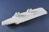 1/700 HMS Queen Elizabeth Aircraft Carrier