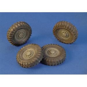 Wheels Staghound (for Italeri/Bronco kit)