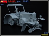 1/24 German Traffic Tractor D8532 Mod.1950 - Miniart 24007