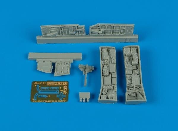 A-7E Corsair II electronic bay - HASEGAWA