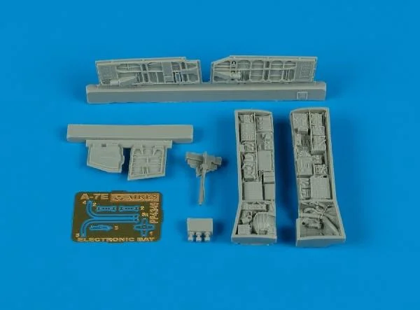 A-7E Corsair II electronic bay - HASEGAWA
