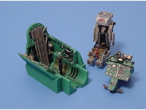 MiG-21 MG Cockpit (Academy)